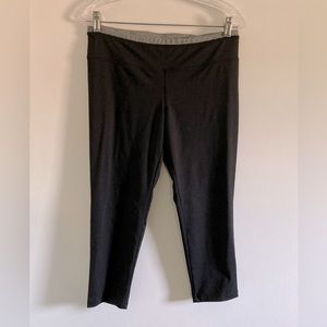 NWOT Sportek Platinum Black with Gray Trim Crop Legging